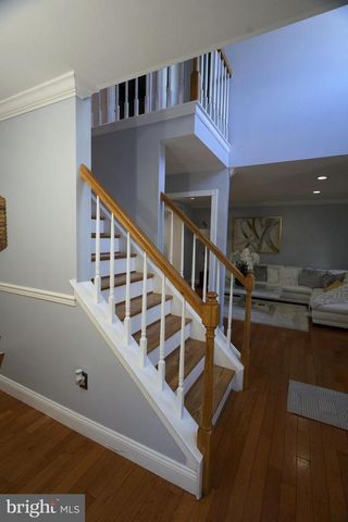 8905-00 SPRINGVIEW RD, Philadelphia, PA 19115