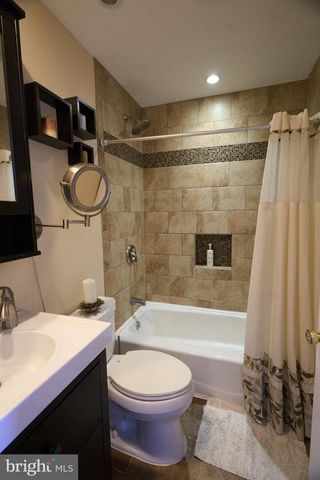8905-00 SPRINGVIEW RD, Philadelphia, PA 19115
