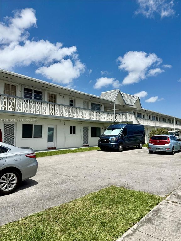 11 NE 204th Street 23, Miami Gardens, FL 33179