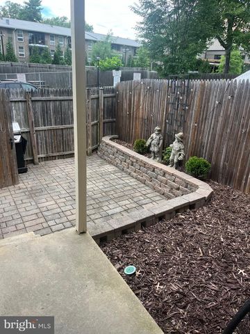 432 JAMES COURT, Falls Church, VA 22046
