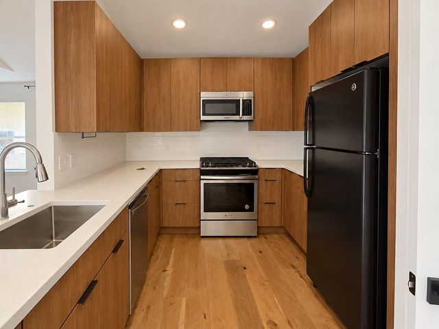 2607 Garrettson DR B, Austin, TX 78748