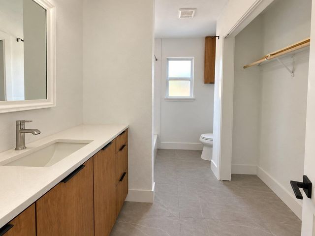 2607 Garrettson DR B, Austin, TX 78748