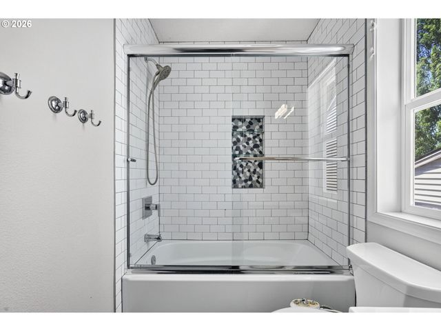 14838 Nw FAWNLILY Dr, Portland, OR 97229