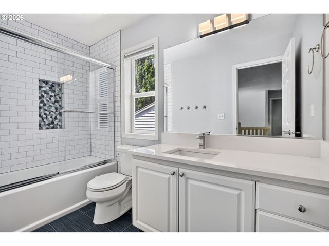 14838 Nw FAWNLILY Dr, Portland, OR 97229