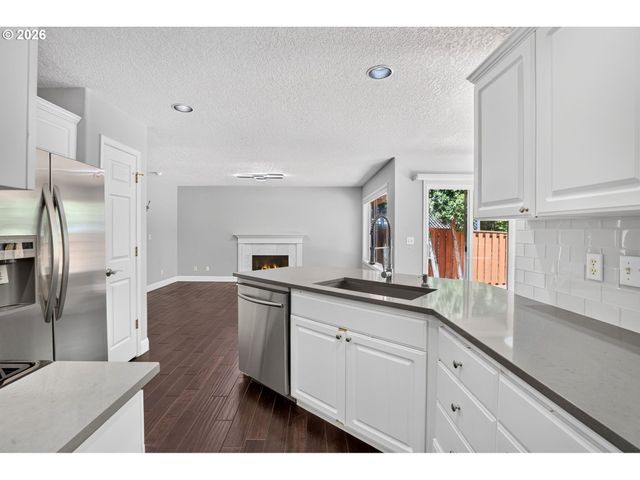 14838 Nw FAWNLILY Dr, Portland, OR 97229