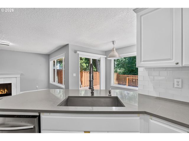 14838 Nw FAWNLILY Dr, Portland, OR 97229