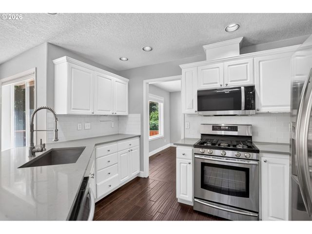14838 Nw FAWNLILY Dr, Portland, OR 97229