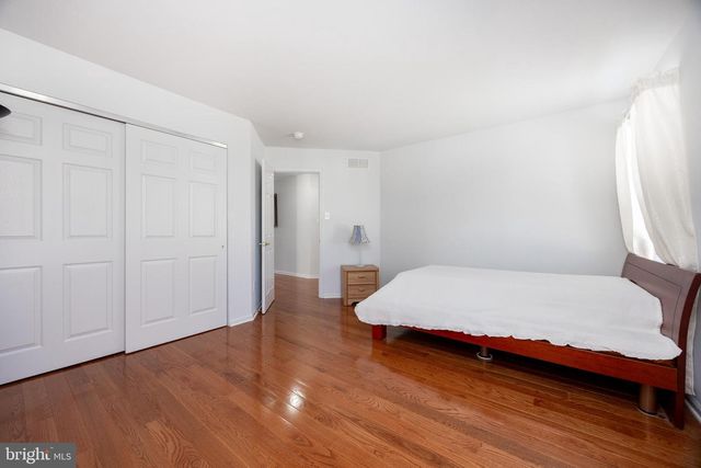 208 CASTLE DR, North Wales, PA 19454