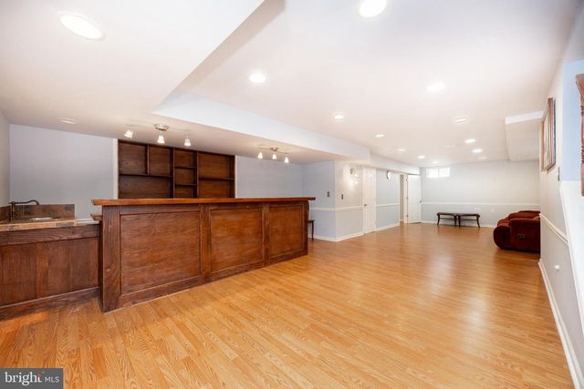 208 CASTLE DR, North Wales, PA 19454