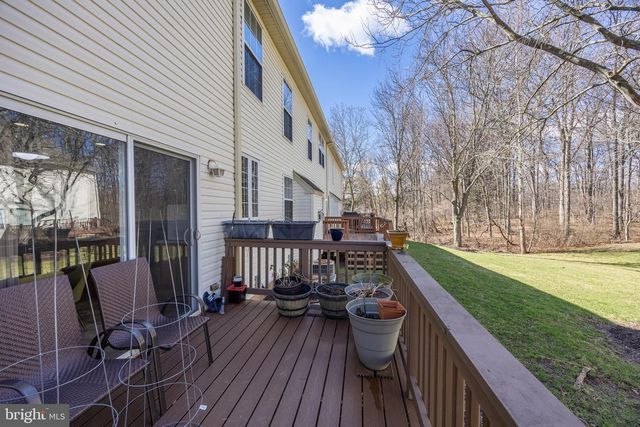 208 CASTLE DR, North Wales, PA 19454