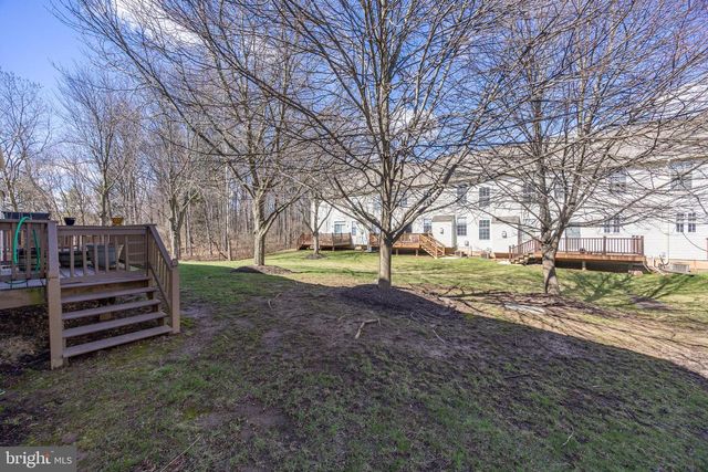 208 CASTLE DR, North Wales, PA 19454