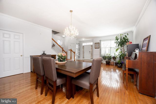 208 CASTLE DR, North Wales, PA 19454