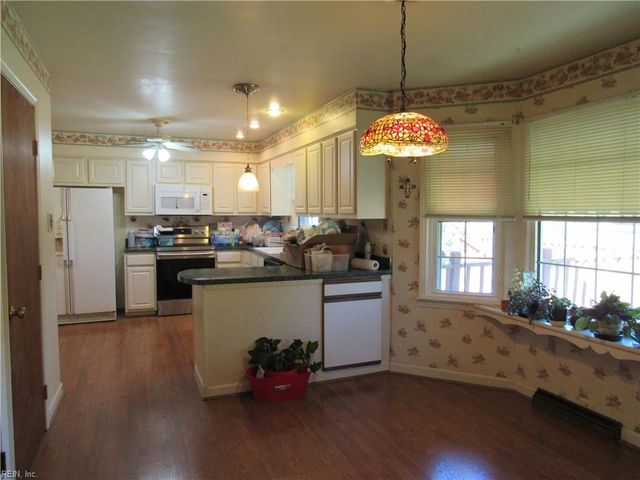 4570 Southern Pines DR, Virginia Beach, VA 23462