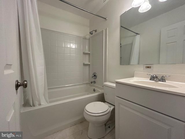 216 WHITHERSPOON LN, Newark, DE 19713