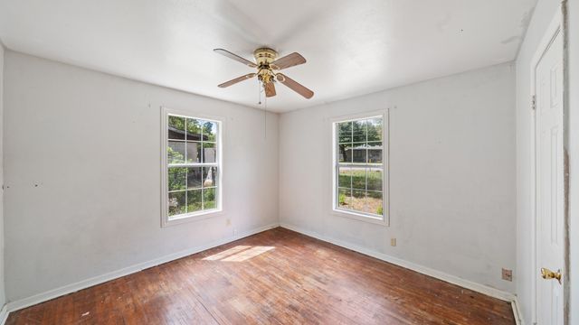 901 W Cayuga Drive, Athens, TX 75751