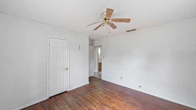 901 W Cayuga Drive, Athens, TX 75751