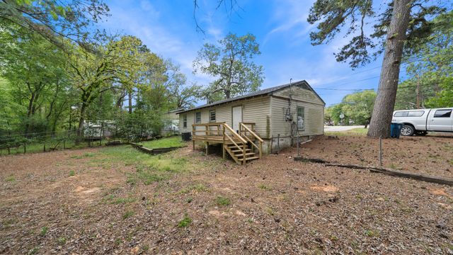 901 W Cayuga Drive, Athens, TX 75751
