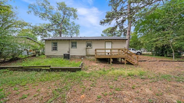 901 W Cayuga Drive, Athens, TX 75751