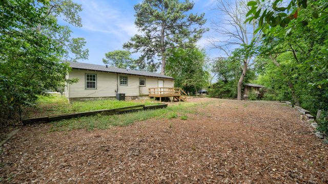 901 W Cayuga Drive, Athens, TX 75751