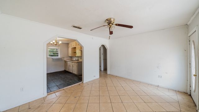 901 W Cayuga Drive, Athens, TX 75751