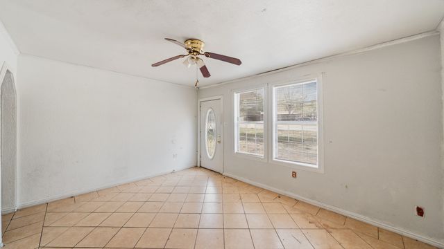 901 W Cayuga Drive, Athens, TX 75751