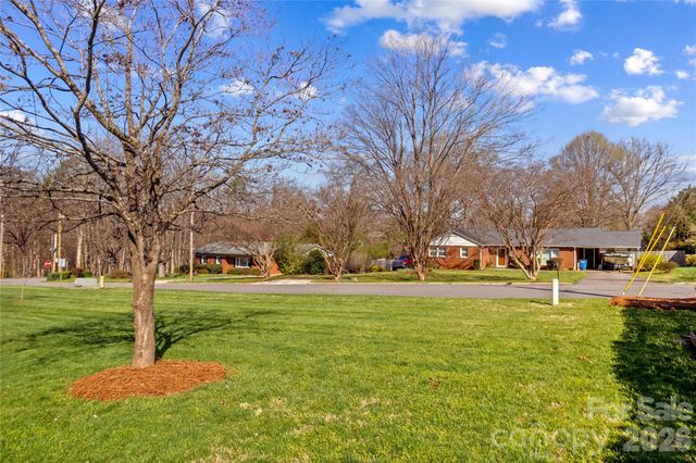 413 Windsor Lane, Statesville, NC 28677