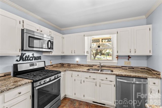 413 Windsor Lane, Statesville, NC 28677