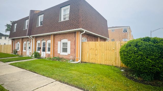 2420 Randolph Street, Bellwood, IL 60104