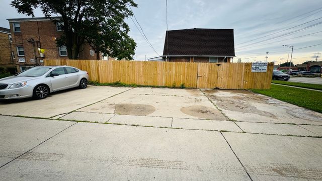 2420 Randolph Street, Bellwood, IL 60104