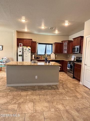 7616 Dawnlight Lane, Canutillo, TX 79835