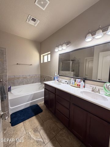 7616 Dawnlight Lane, Canutillo, TX 79835