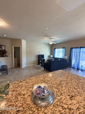 7616 Dawnlight Lane, Canutillo, TX 79835