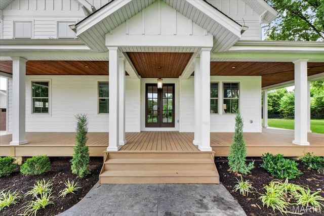 12 Beacon Hill Lane, Creve Coeur, MO 63141