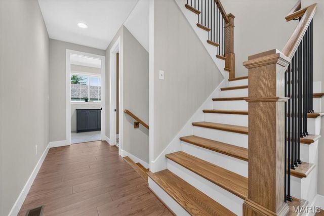 12 Beacon Hill Lane, Creve Coeur, MO 63141