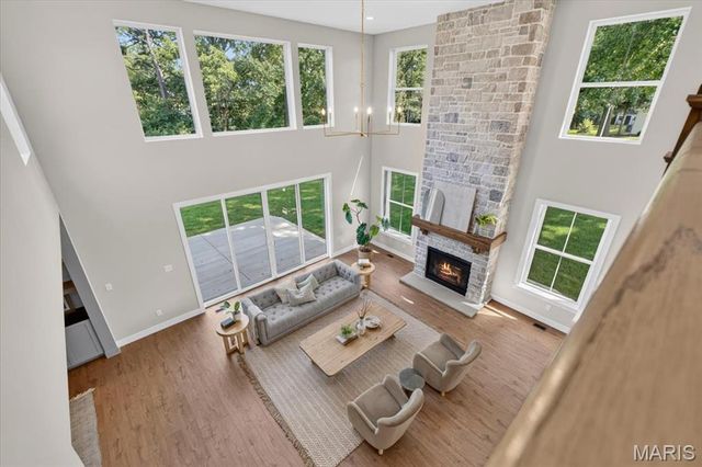 12 Beacon Hill Lane, Creve Coeur, MO 63141