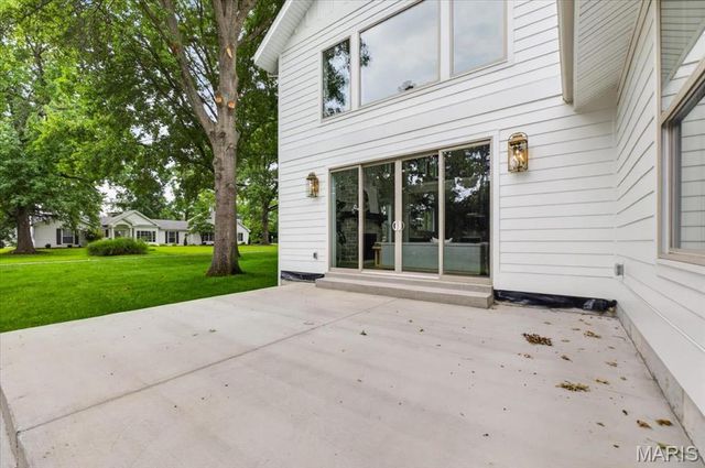 12 Beacon Hill Lane, Creve Coeur, MO 63141