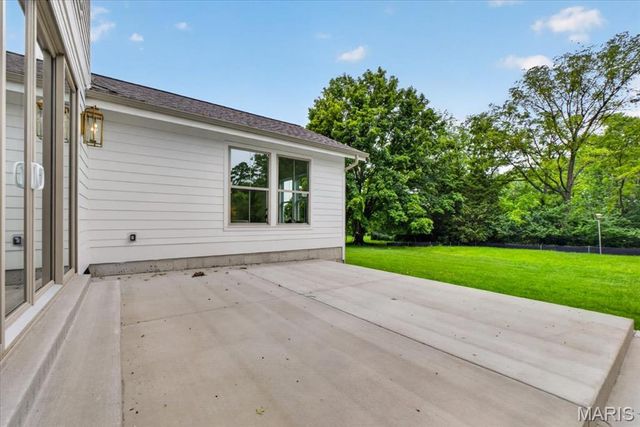 12 Beacon Hill Lane, Creve Coeur, MO 63141