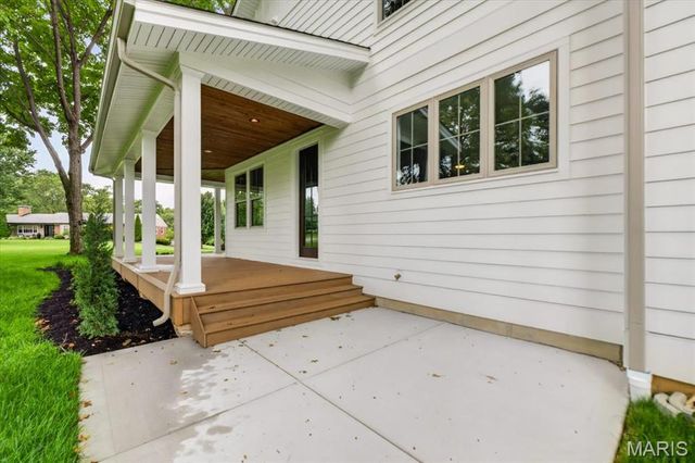 12 Beacon Hill Lane, Creve Coeur, MO 63141