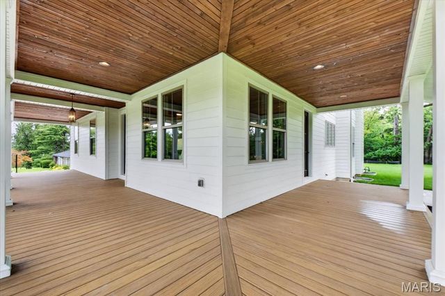12 Beacon Hill Lane, Creve Coeur, MO 63141