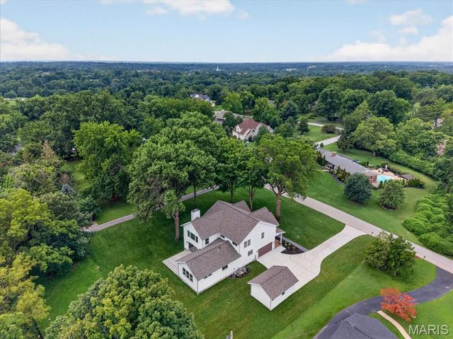 12 Beacon Hill Lane, Creve Coeur, MO 63141