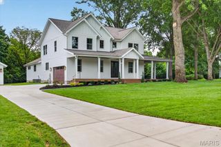 12 Beacon Hill Lane, Creve Coeur, MO 63141