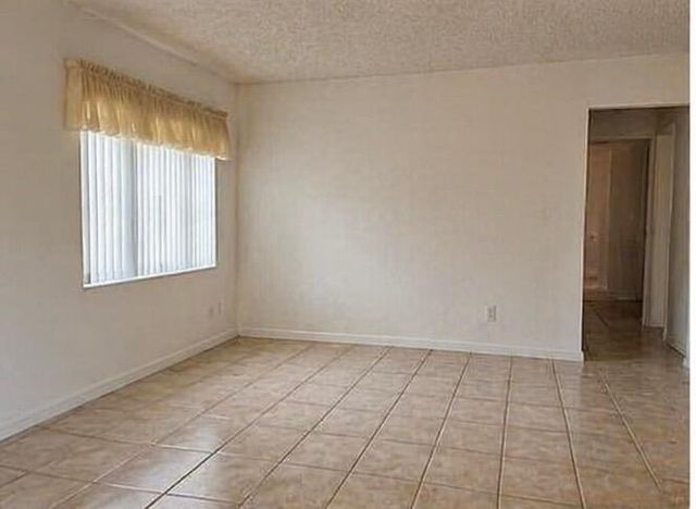 409 Pine Glen Lane A-1, Greenacres, FL 33463
