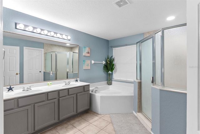 215 GLENEAGLES DRIVE, Davenport, FL 33897