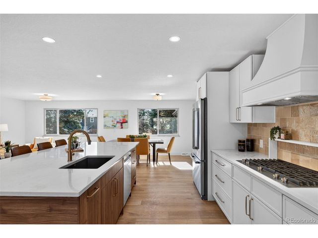 6696 W Rowland Ave, Littleton, CO 80128