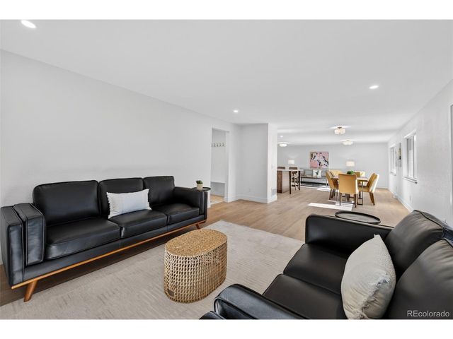 6696 W Rowland Ave, Littleton, CO 80128