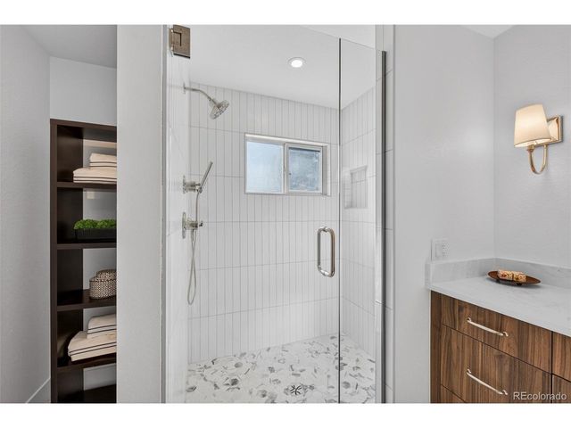 6696 W Rowland Ave, Littleton, CO 80128