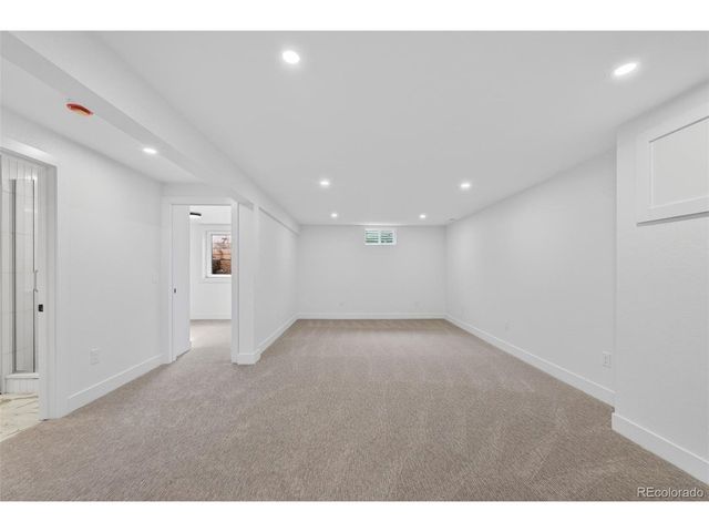 6696 W Rowland Ave, Littleton, CO 80128