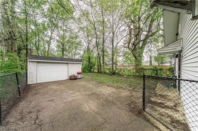 1714 Hillview Road, Cleveland, OH 44112