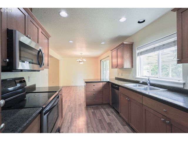 15817 Ne EVERETT Ct, Portland, OR 97230