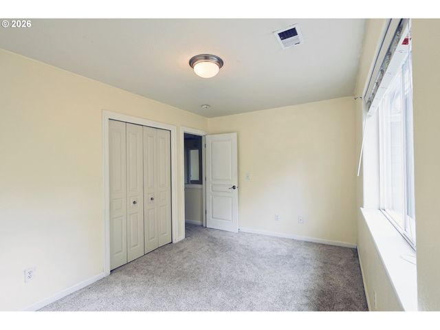 15817 Ne EVERETT Ct, Portland, OR 97230